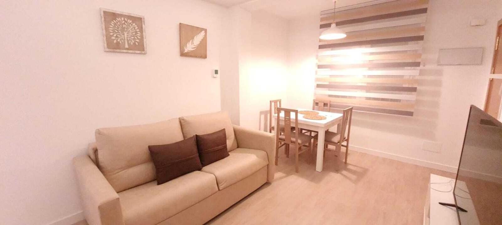 Suits Recien Reformadas Marques De Vadillo Madrid Oda fotoğraf